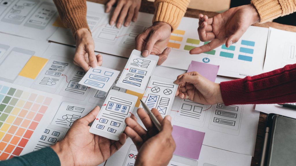 Equipos de producto avanzados. Framework de diseño con IA. Estrategia de Diseño de Producto. gestionar equipos de ingeniería desde producto